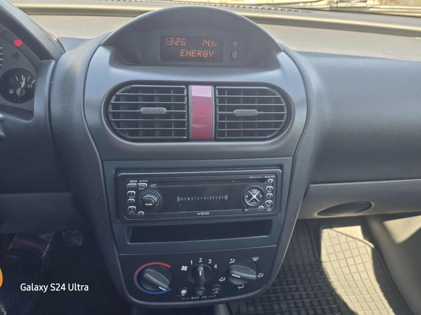 Opel Corsa, снимка 11 - Автомобили и джипове - 56107176