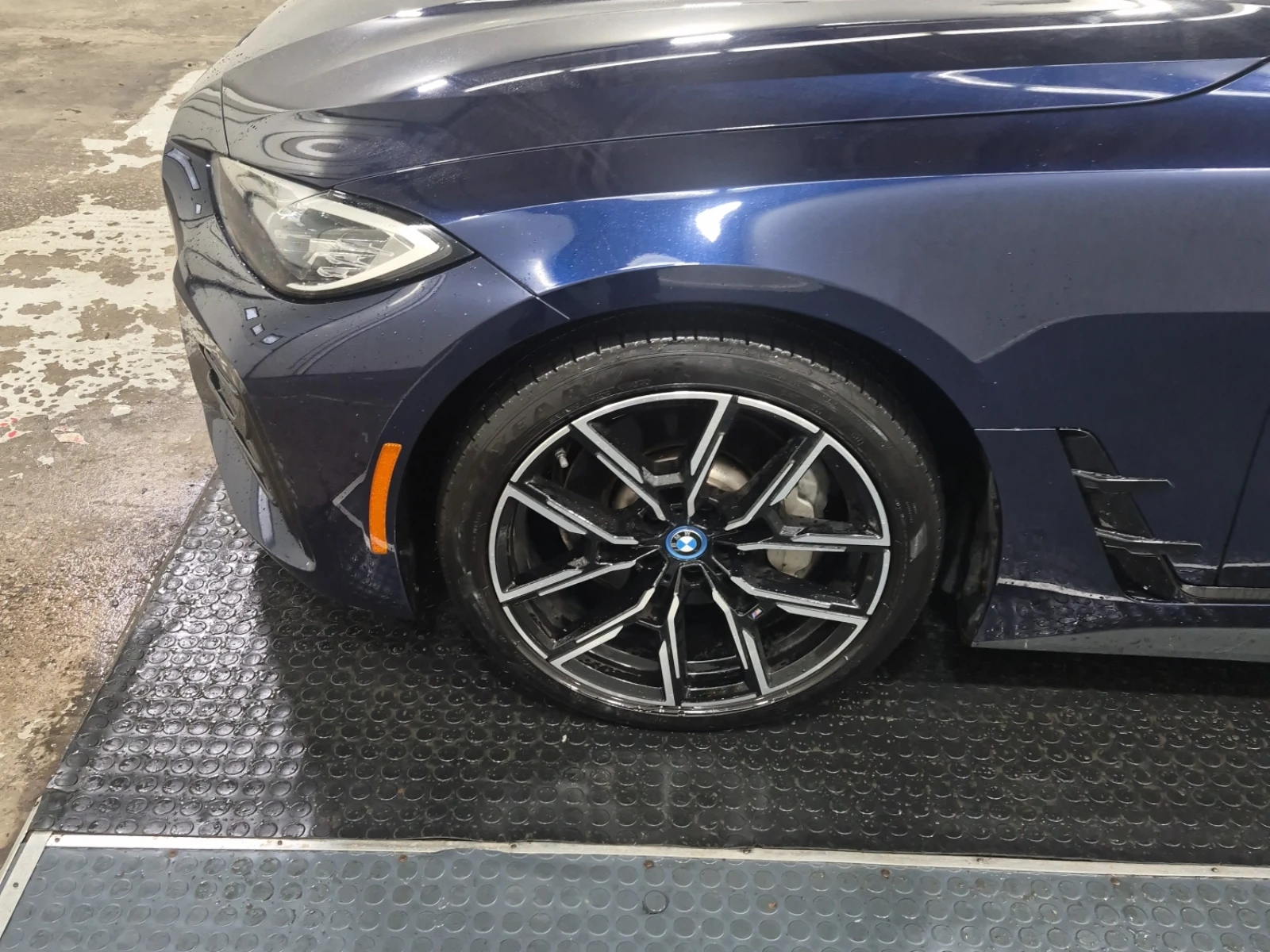 BMW i4, снимка 6 - Автомобили и джипове - 56041212