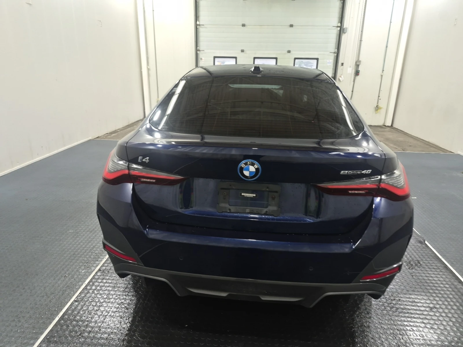 BMW i4, снимка 11 - Автомобили и джипове - 56041212