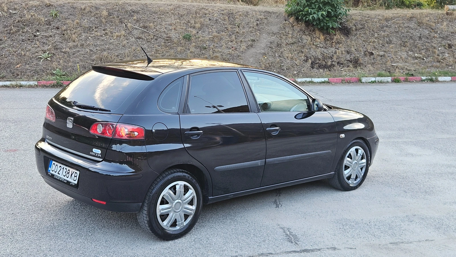 Seat Ibiza 1.9 SDI KLIMA/, снимка 7 - Автомобили и джипове - 56341198