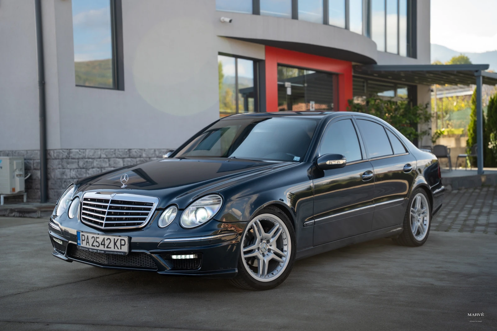 Mercedes-Benz E 320