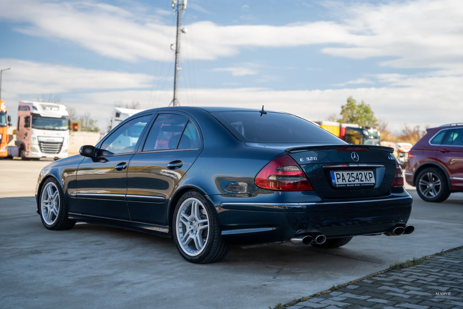 Mercedes-Benz E 320, снимка 5 - Автомобили и джипове - 56557955
