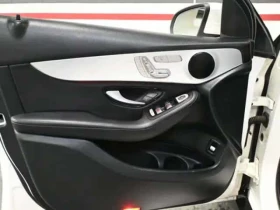 Mercedes-Benz GLC 300 * 4MATIC * ПОДГРЕВИ * ПАНО * KEYLESS * CARFAX, снимка 11