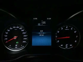 Mercedes-Benz GLC 300 * 4MATIC * ПОДГРЕВИ * ПАНО * KEYLESS * CARFAX, снимка 13
