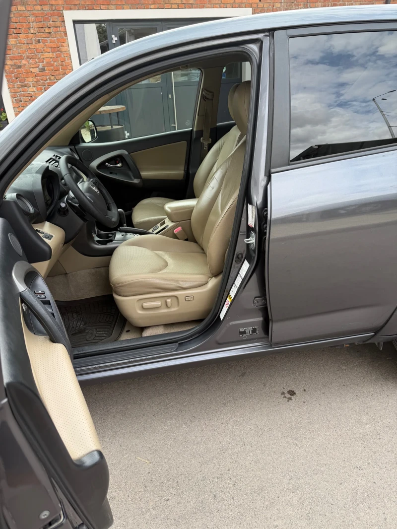 Toyota Rav4 2.2 d-cat, снимка 3 - Автомобили и джипове - 51856427