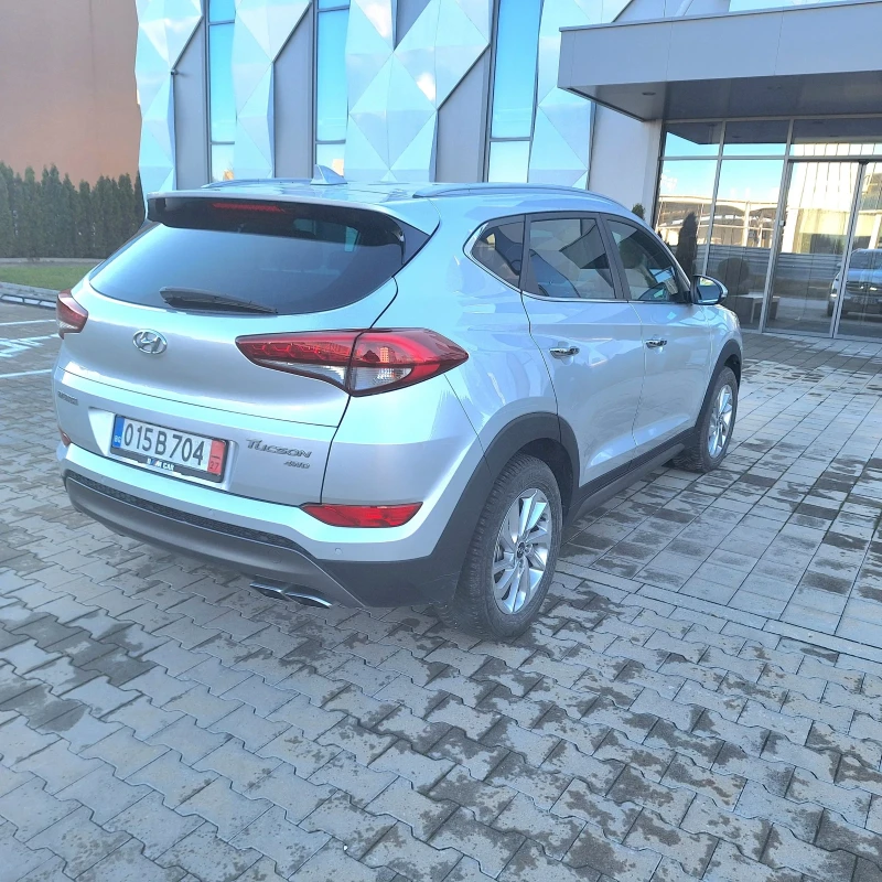 Hyundai Tucson 2.0 4х4 ръчка, снимка 4 - Автомобили и джипове - 52905948
