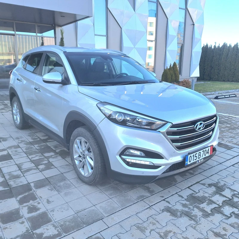 Hyundai Tucson 2.0 4х4 ръчка, снимка 2 - Автомобили и джипове - 52905948