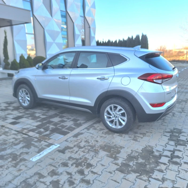 Hyundai Tucson 2.0 4х4 ръчка, снимка 5 - Автомобили и джипове - 52905948