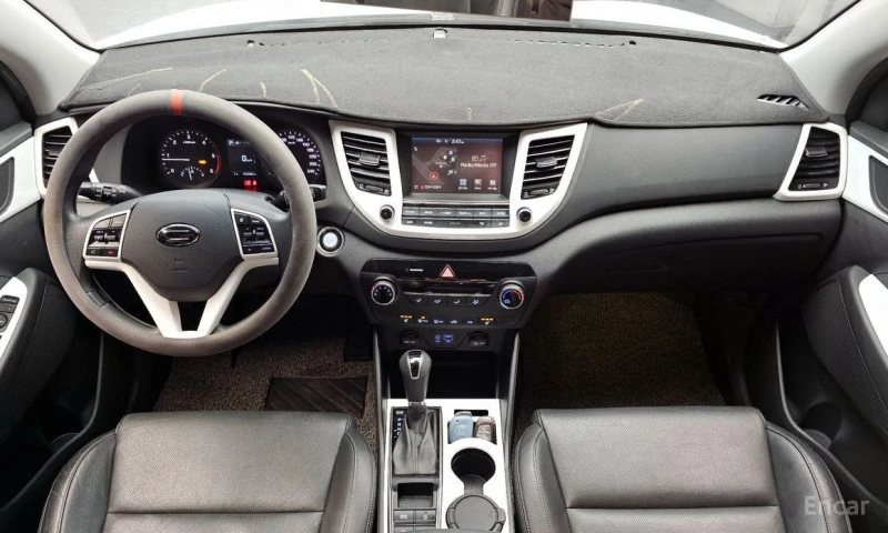 Hyundai Tucson, снимка 7 - Автомобили и джипове - 53055577