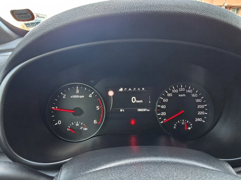 Kia Sportage 2.0CRDI GT-LINE БЕЗПЛАТНО ОБСЛУЖВАНЕ, снимка 16 - Автомобили и джипове - 53528257