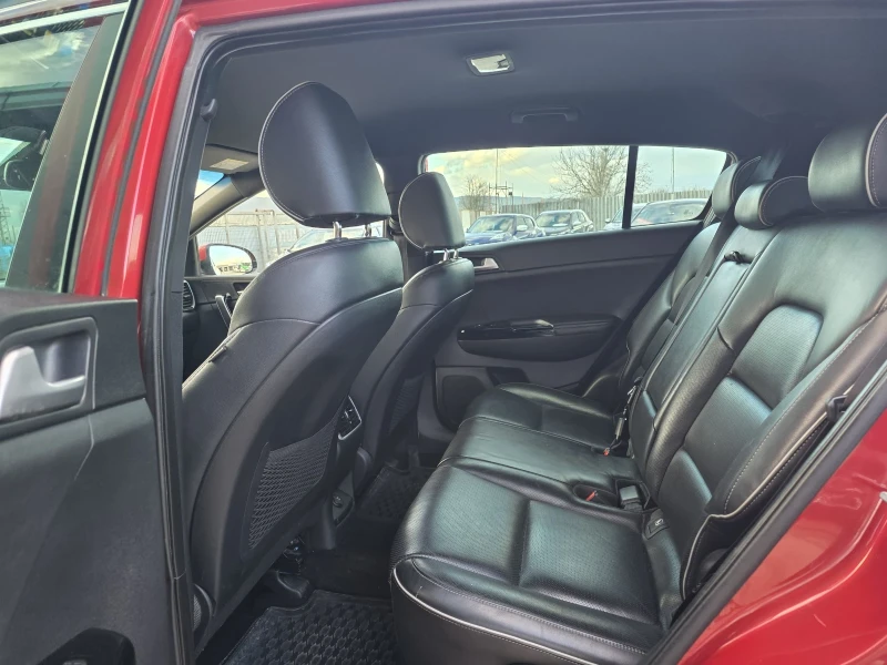 Kia Sportage 2.0CRDI GT-LINE БЕЗПЛАТНО ОБСЛУЖВАНЕ, снимка 12 - Автомобили и джипове - 53528257