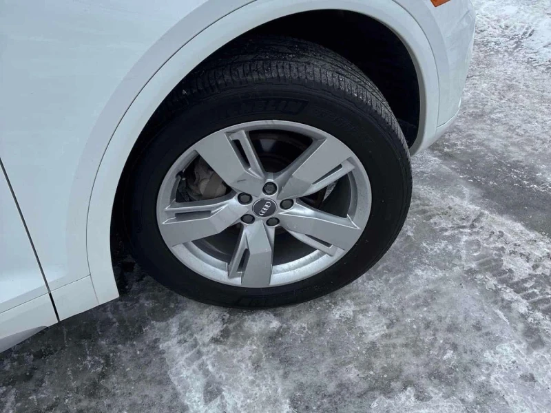 Audi Q5 Technik * CARFAX* 360 КАМЕРИ* ПАНОРАМА, снимка 7 - Автомобили и джипове - 53566378