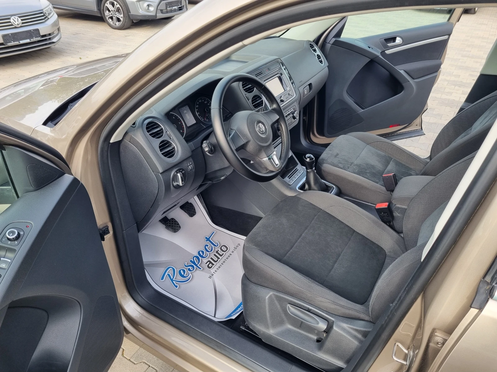 VW Tiguan 2.0TDi-4 MOTION, Панорама, NAVi - изображение 7