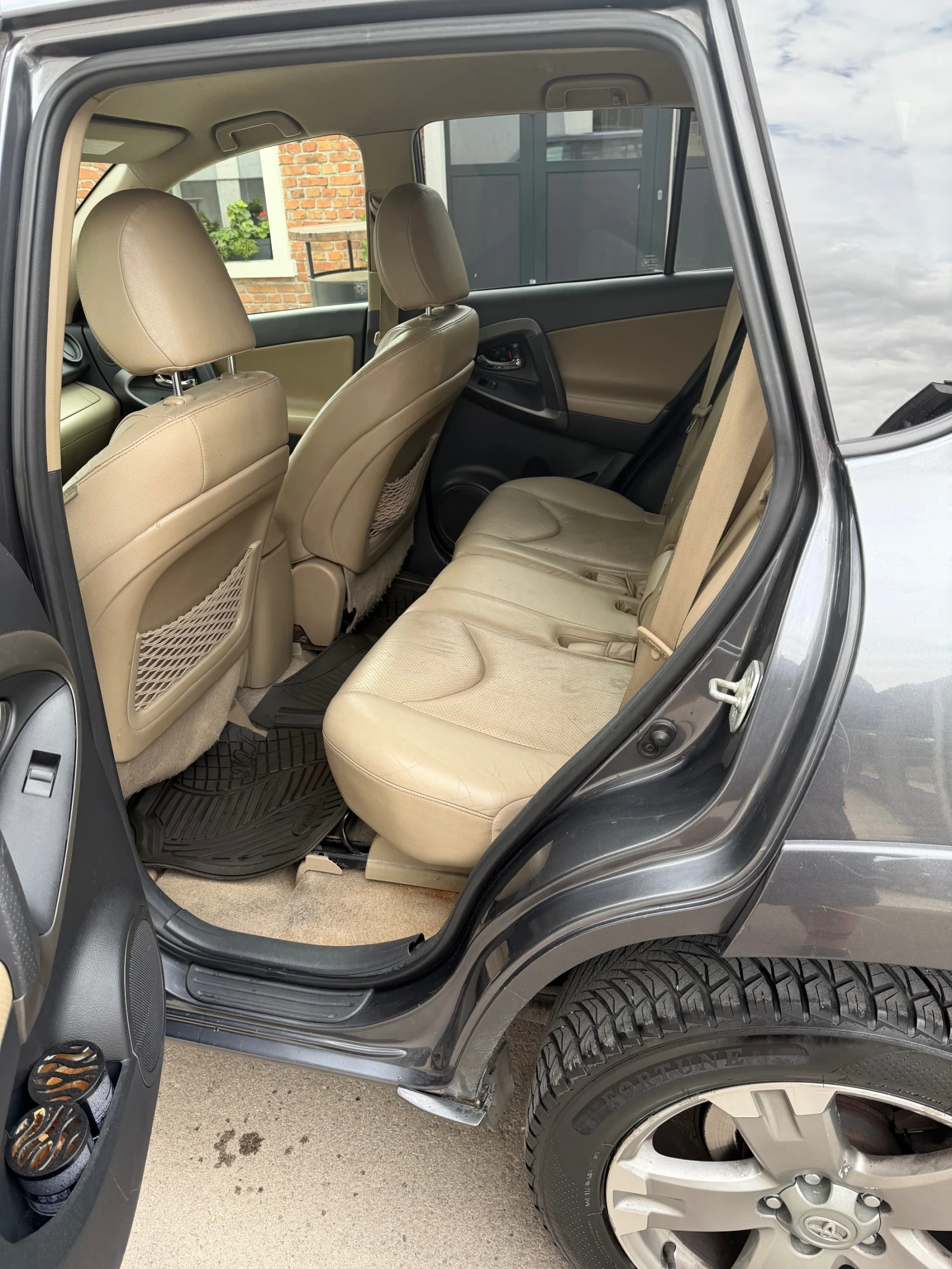 Toyota Rav4 2.2 d-cat - изображение 2