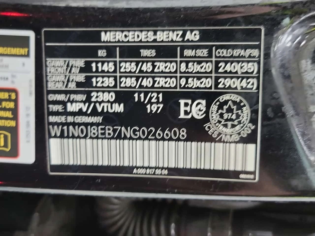 Mercedes-Benz GLC 300 4MATIC* DISTRONIC* AMBIENTNO* PANO* , снимка 14 - Автомобили и джипове - 54227277