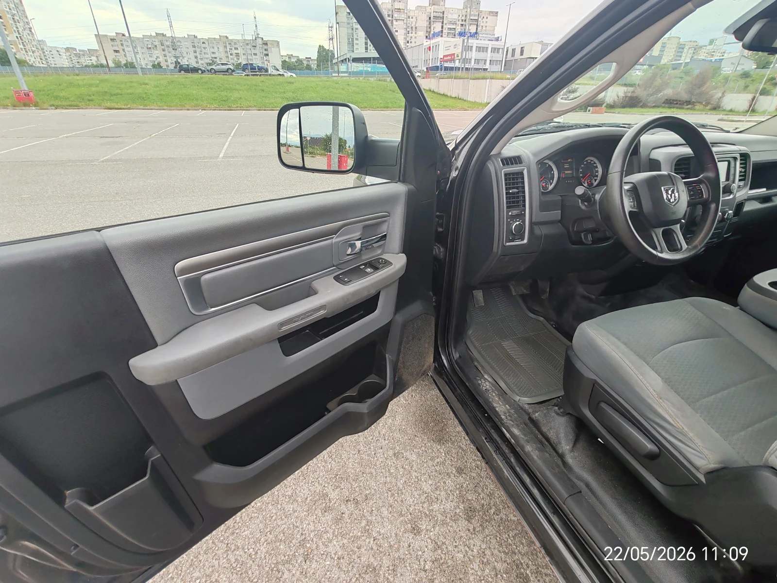 Dodge RAM 1500 Tradesman, снимка 9 - Автомобили и джипове - 54658443