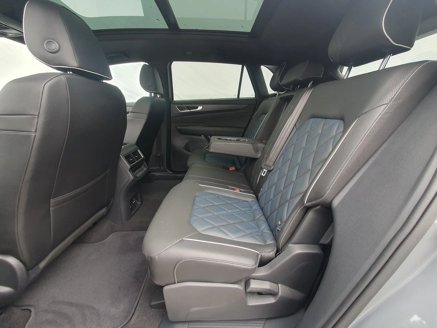 VW Atlas, снимка 5 - Автомобили и джипове - 54814490