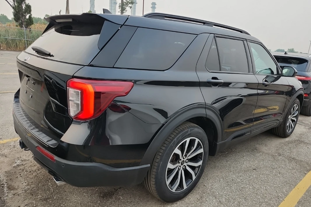 Ford Explorer * ST-LINE* Pano* 7местен* Подгрев* , снимка 3 - Автомобили и джипове - 55327213