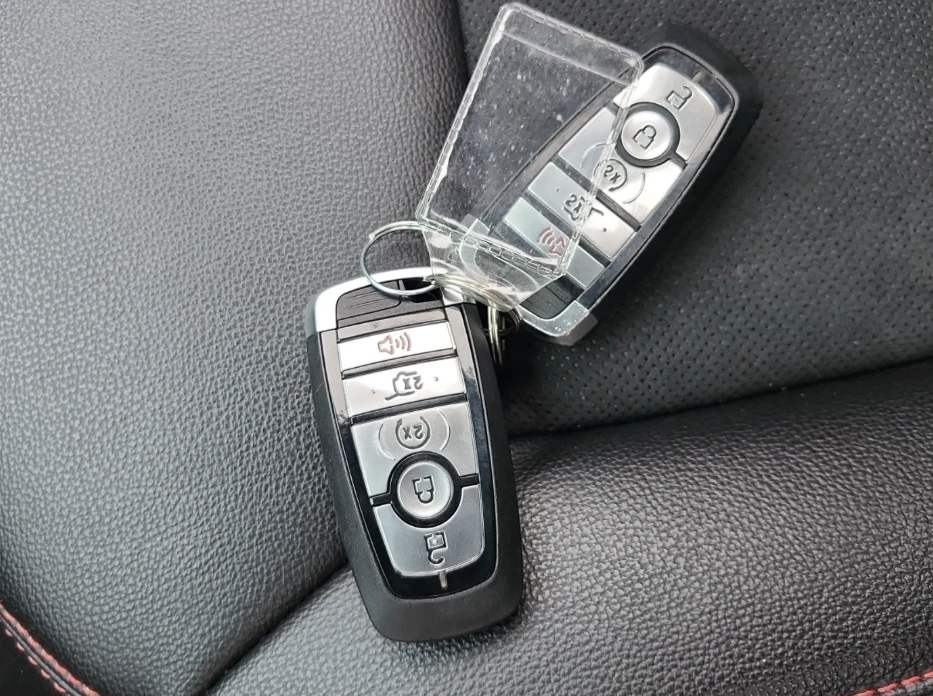 Ford Explorer * ST-LINE* Pano* 7местен* Подгрев* , снимка 9 - Автомобили и джипове - 55327213