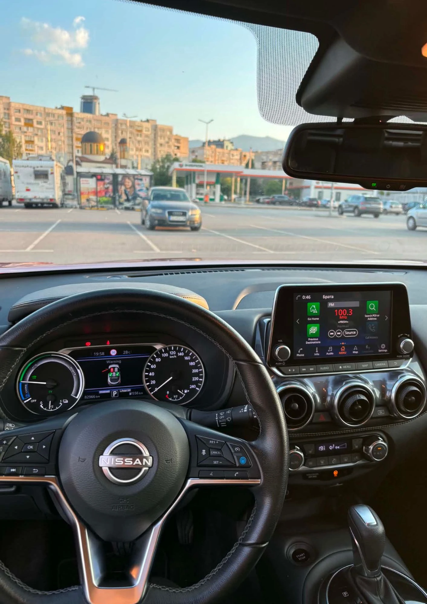 Nissan Juke 1.6 Hybrid Tekna, снимка 10 - Автомобили и джипове - 55778196