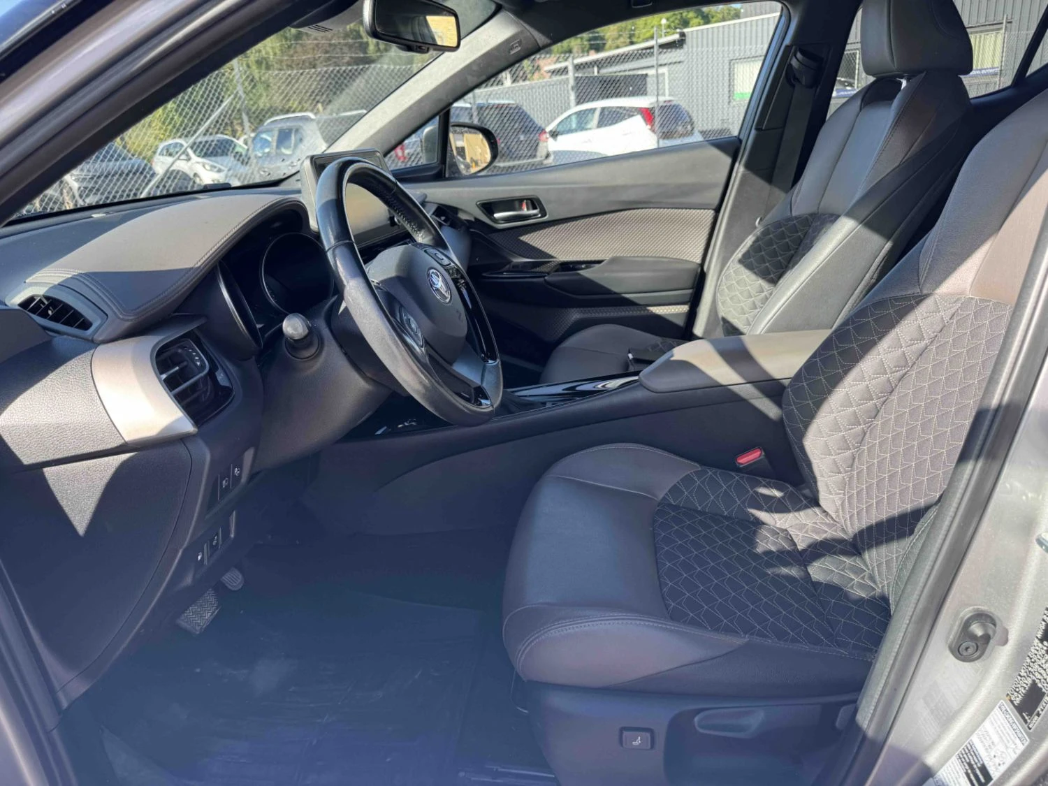 Toyota C-HR C-Hic 1.8 Хибрид, снимка 4 - Автомобили и джипове - 56065991