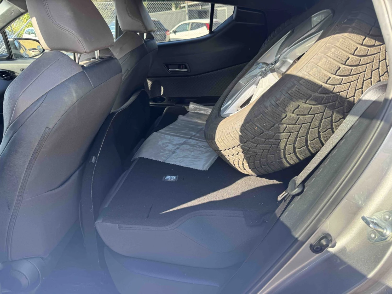 Toyota C-HR C-Hic 1.8 Хибрид, снимка 5 - Автомобили и джипове - 56065991