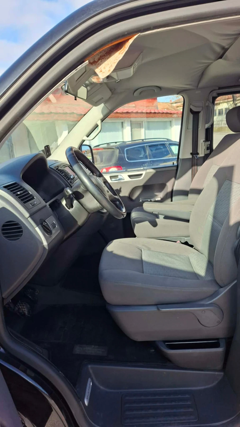 VW Multivan 2.5 170 коня, снимка 7 - Бусове и автобуси - 53709285