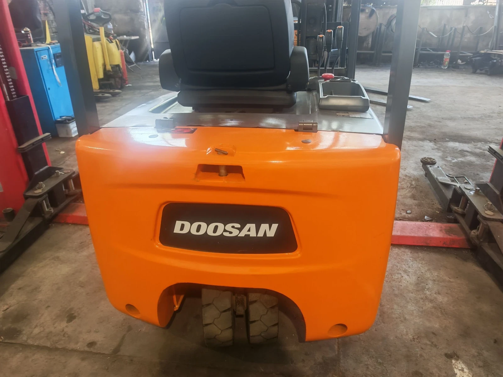 Електрокар DOOSAN