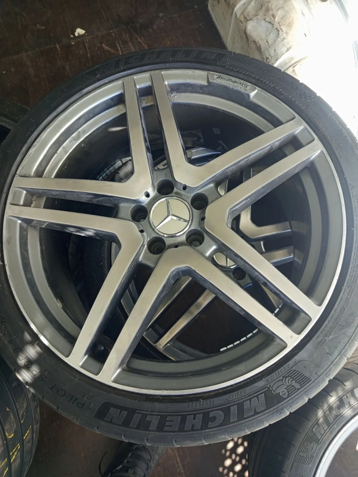 Гуми с джанти Michelin 245/40R20, снимка 3 - Гуми и джанти - 54313882