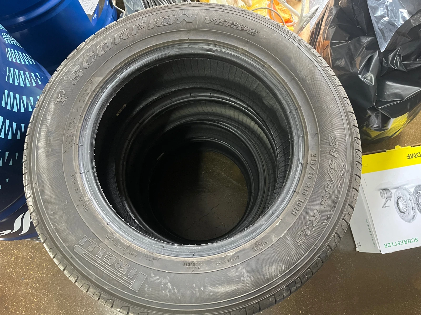 Гуми Летни 215/65R16, снимка 2 - Гуми и джанти - 54514346