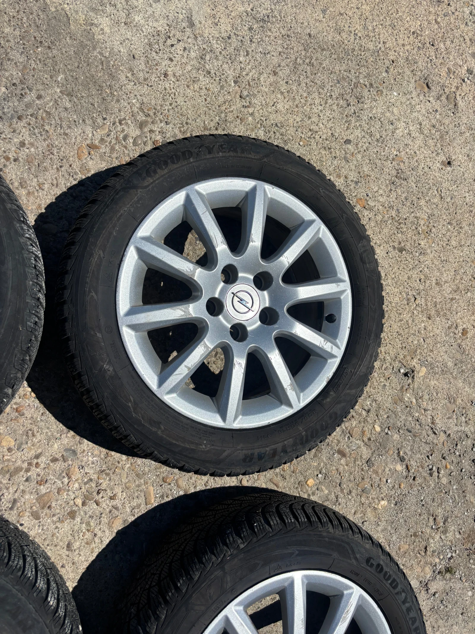 Гуми с джанти Goodyear 205/55R16, снимка 5 - Гуми и джанти - 54853650