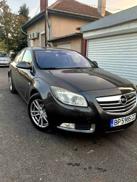 Opel Insignia, снимка 1 - Автомобили и джипове - 44351875