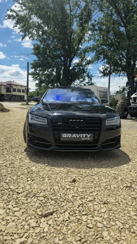 ������ Audi S8