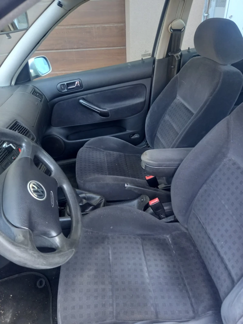 VW Golf 1.9TDI, снимка 4 - Автомобили и джипове - 47423745