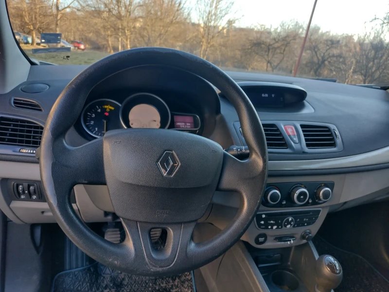 Renault Megane, снимка 15 - Автомобили и джипове - 48906960