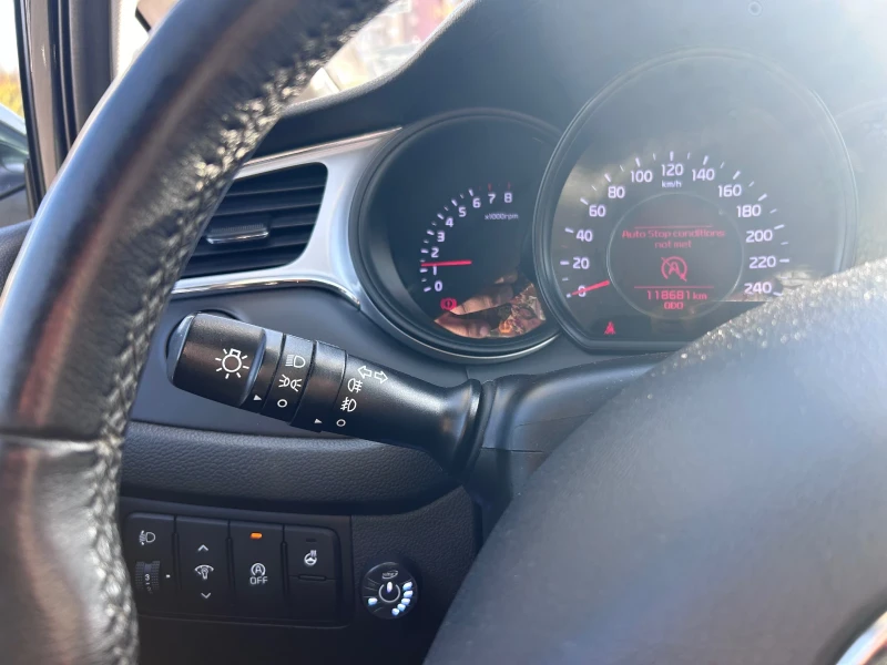 Kia Ceed 1.0 TGDI, снимка 3 - Автомобили и джипове - 52136851