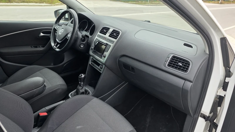 VW Polo 1, 2 Климатик EURO 6 TSI BLUEMOTION, снимка 13 - Автомобили и джипове - 53439068