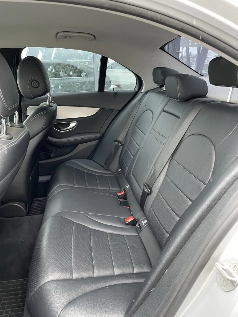 Mercedes-Benz C 180, снимка 7 - Автомобили и джипове - 52332646