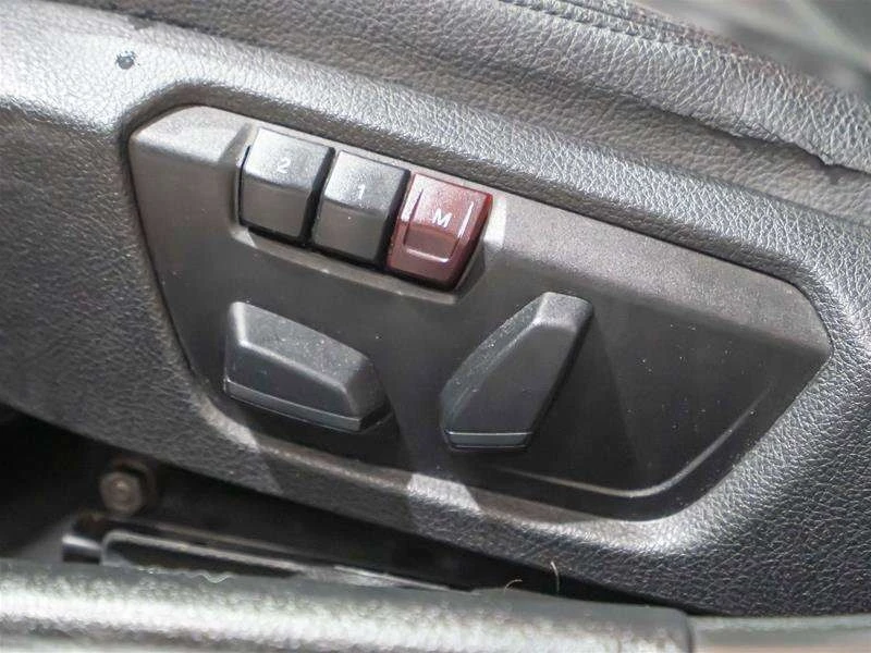 BMW 320 * CARFAX * ЦЕНА ДО БГ, снимка 7 - Автомобили и джипове - 53246166