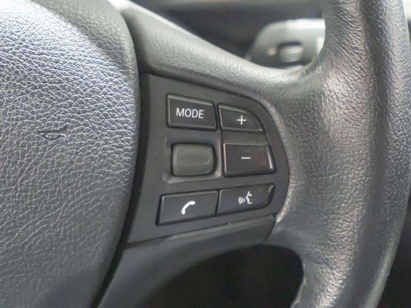 BMW 320 * CARFAX * ЦЕНА ДО БГ, снимка 13 - Автомобили и джипове - 53246166