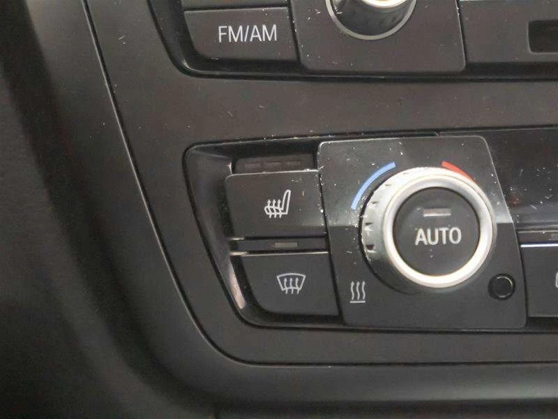 BMW 320 * CARFAX * ЦЕНА ДО БГ, снимка 14 - Автомобили и джипове - 53246166