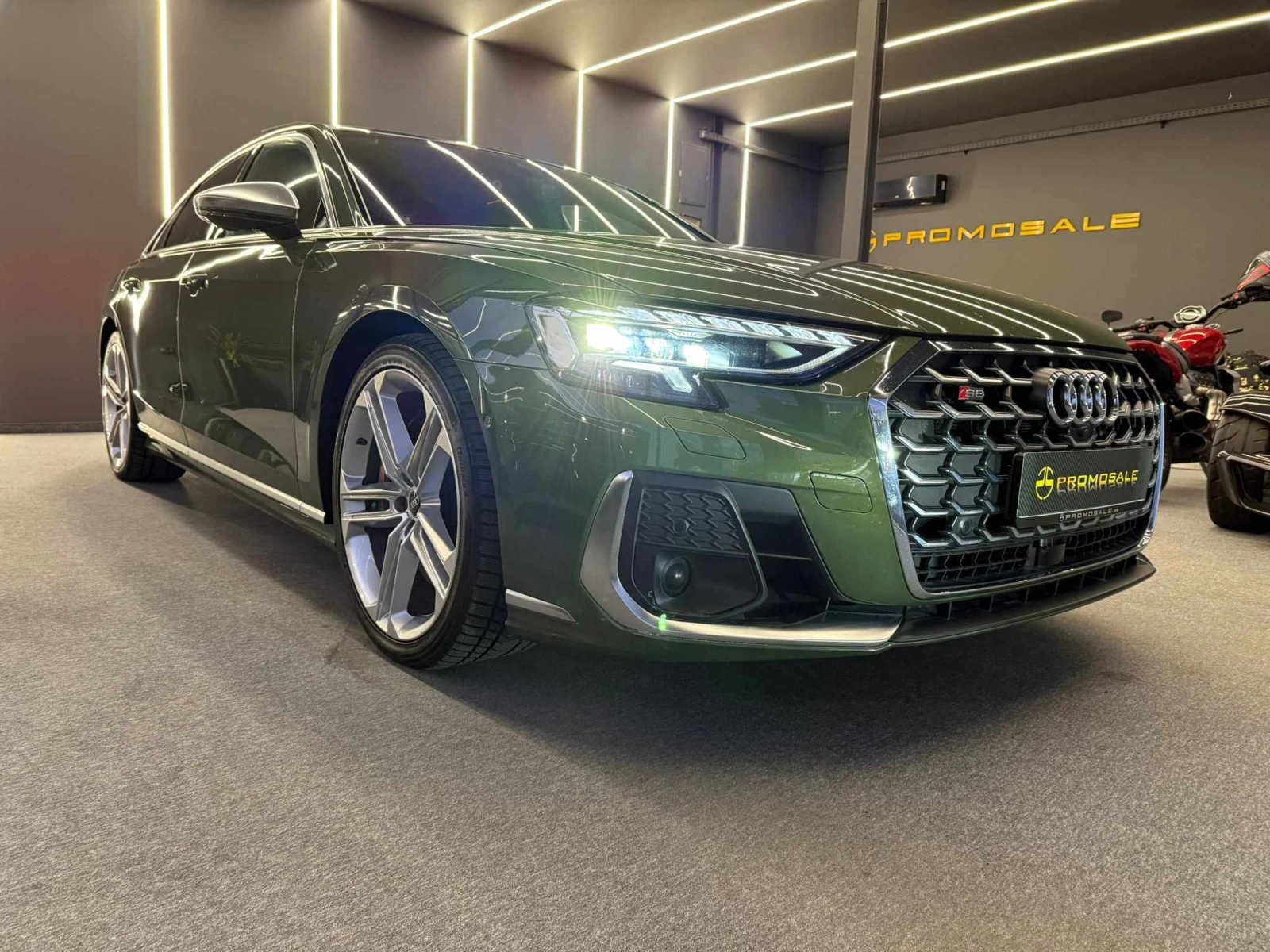 Audi S8 Audi S8 4.0TFSI/Matrix/Carbon/B&O/Facel - изображение 4