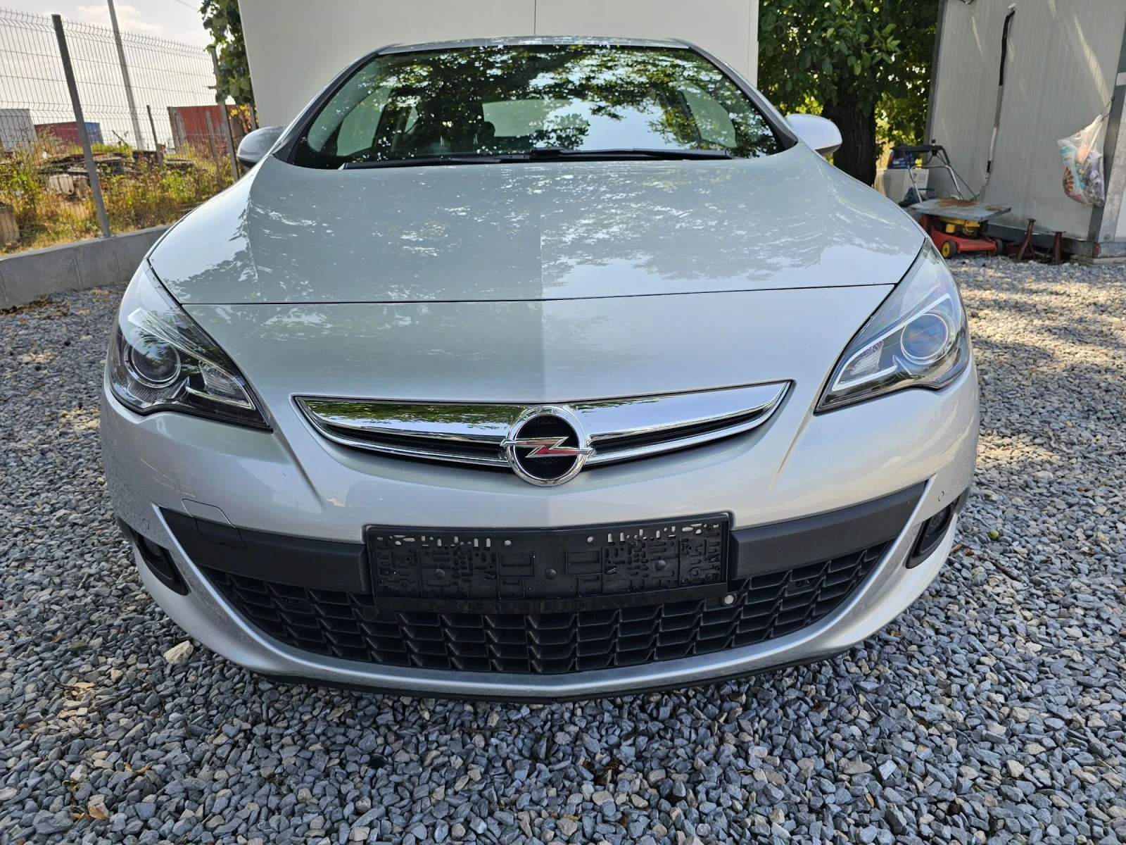 Opel Astra 1.4Turbo 140k.s  GTC - изображение 2
