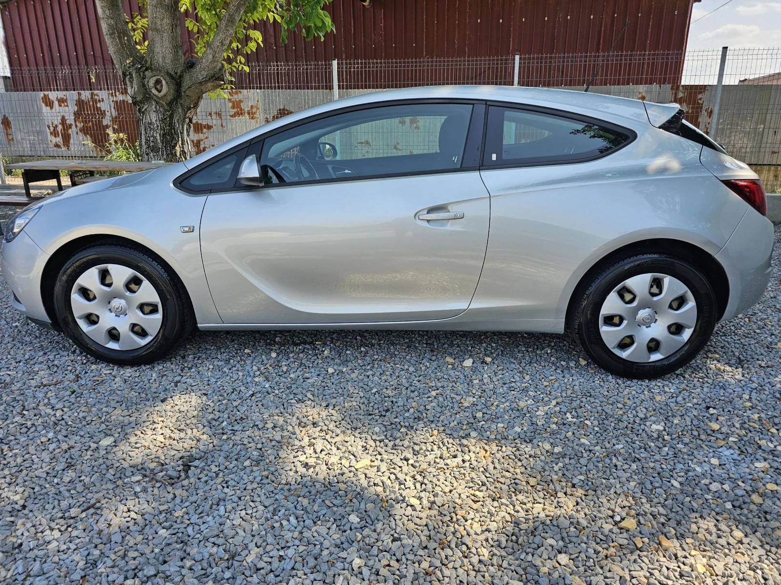Opel Astra 1.4Turbo 140k.s  GTC - изображение 7