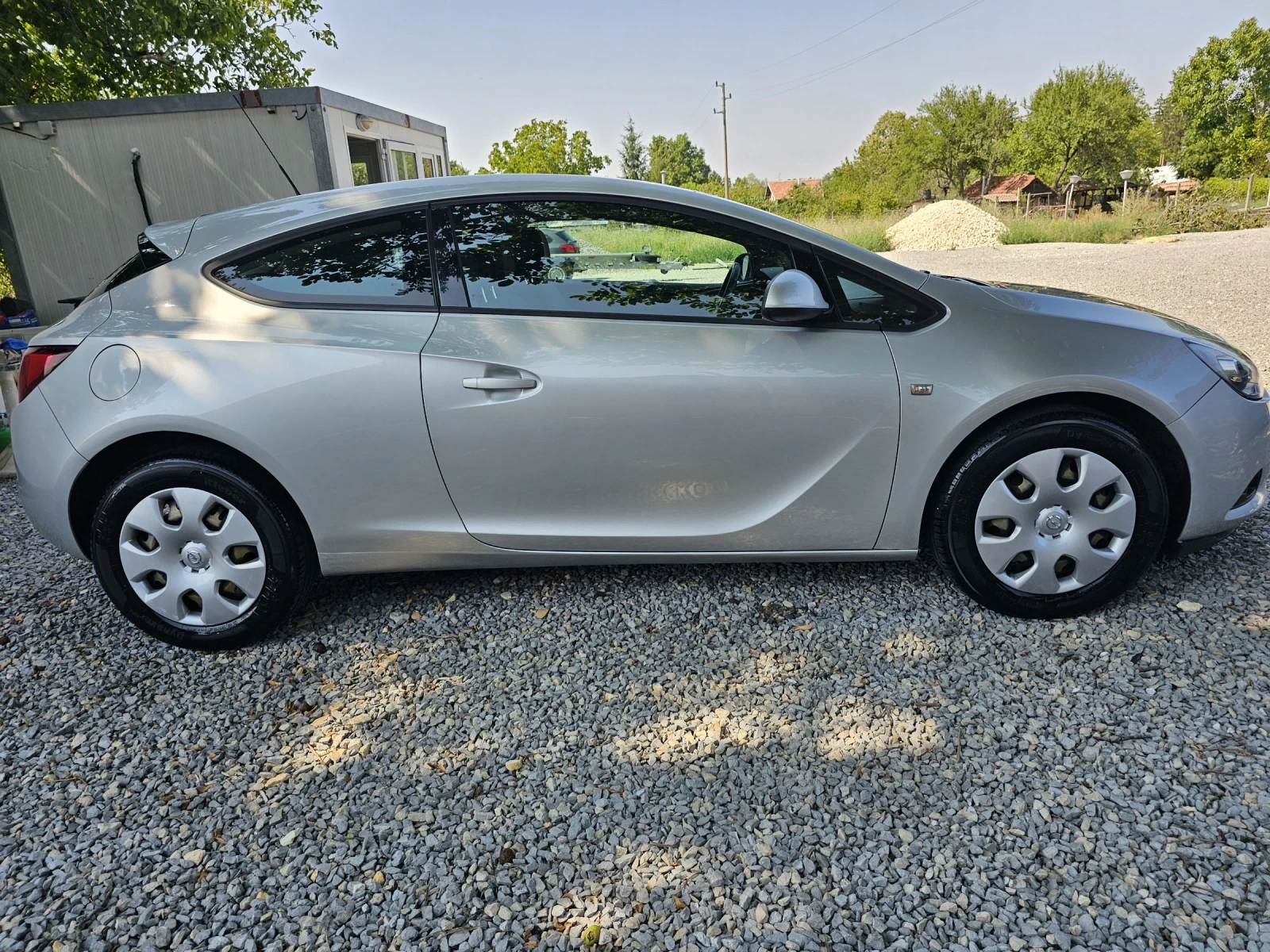 Opel Astra 1.4Turbo 140k.s  GTC - изображение 4