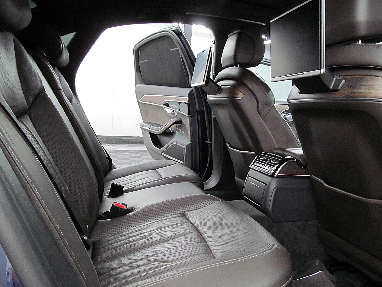 Audi A8 2xTV/3D-kamera/ПОДГРЕВ ОБДУХВАНЕ СОБСТВЕН ЛИЗИНГ - изображение 10