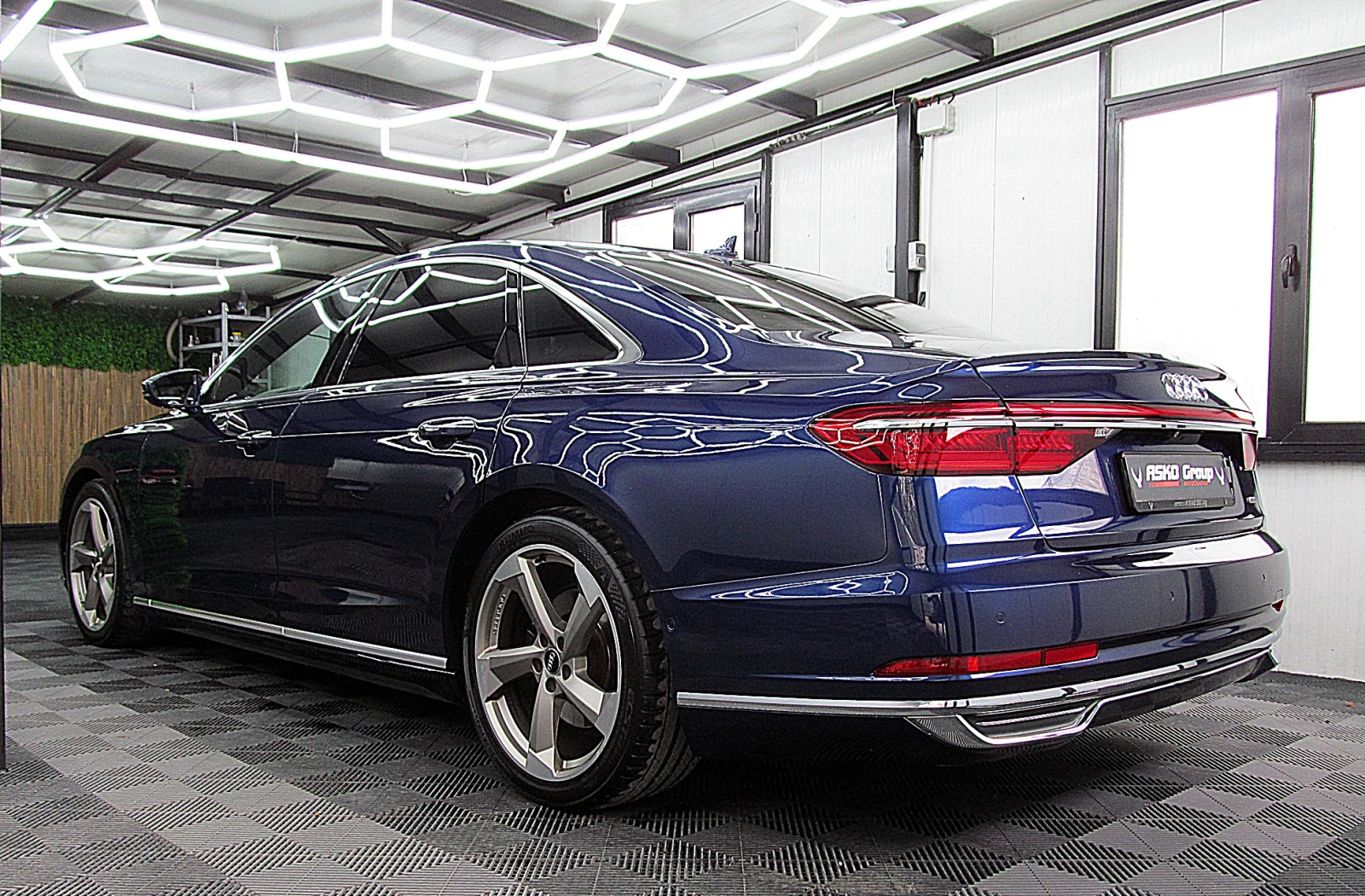Audi A8 2xTV/3D-kamera/ПОДГРЕВ ОБДУХВАНЕ СОБСТВЕН ЛИЗИНГ - изображение 4
