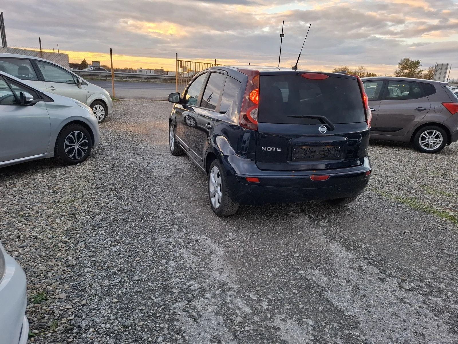 Nissan Note 1.6i - изображение 4