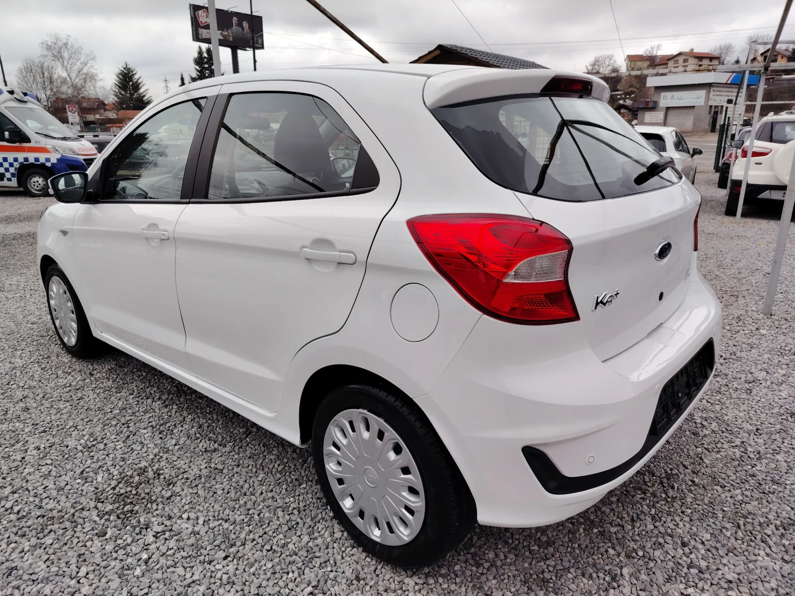 Ford Ka 1.2/56х.км, снимка 3 - Автомобили и джипове - 54041654