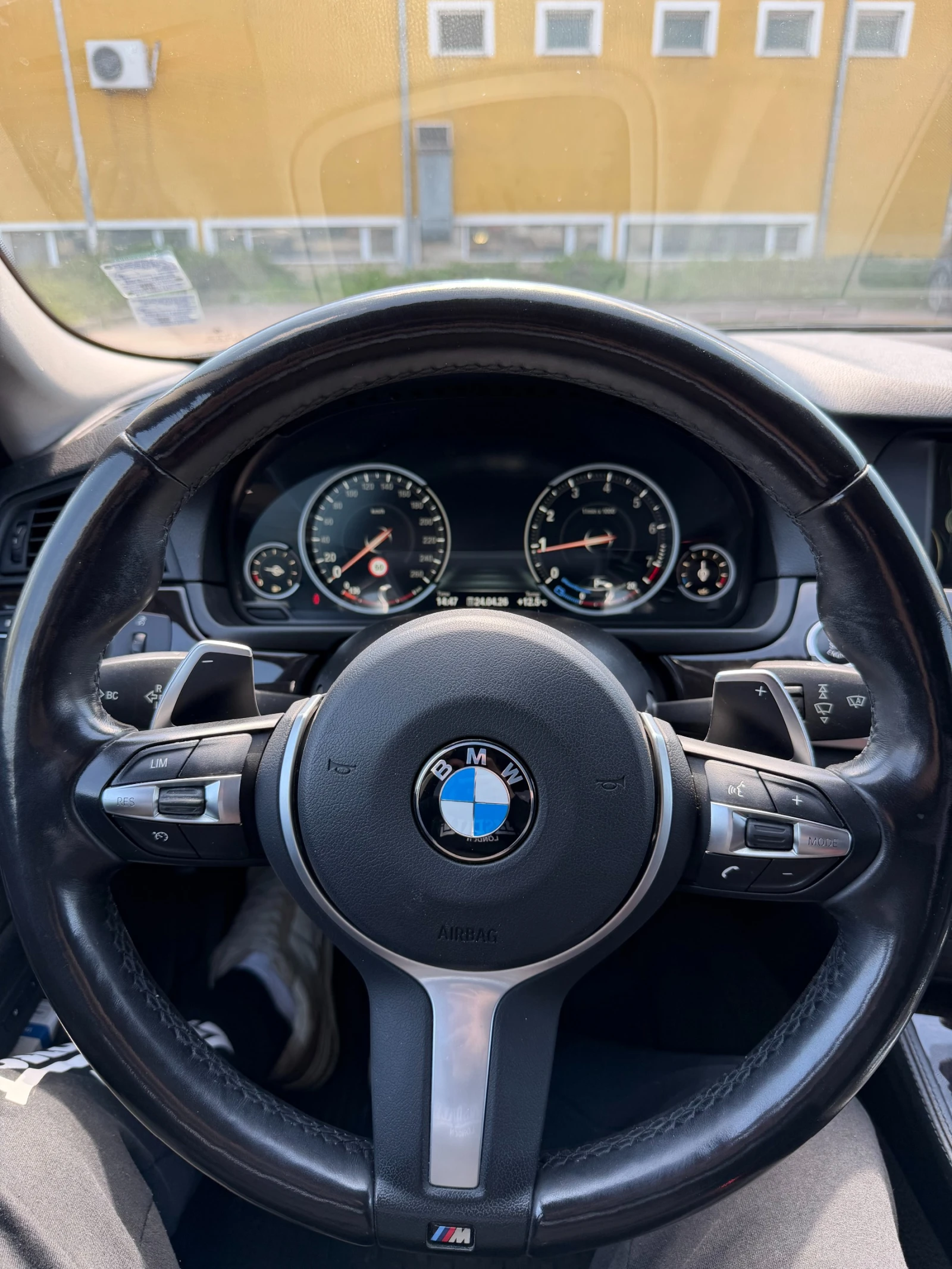 BMW 528 528 XDrive, снимка 10 - Автомобили и джипове - 54711852